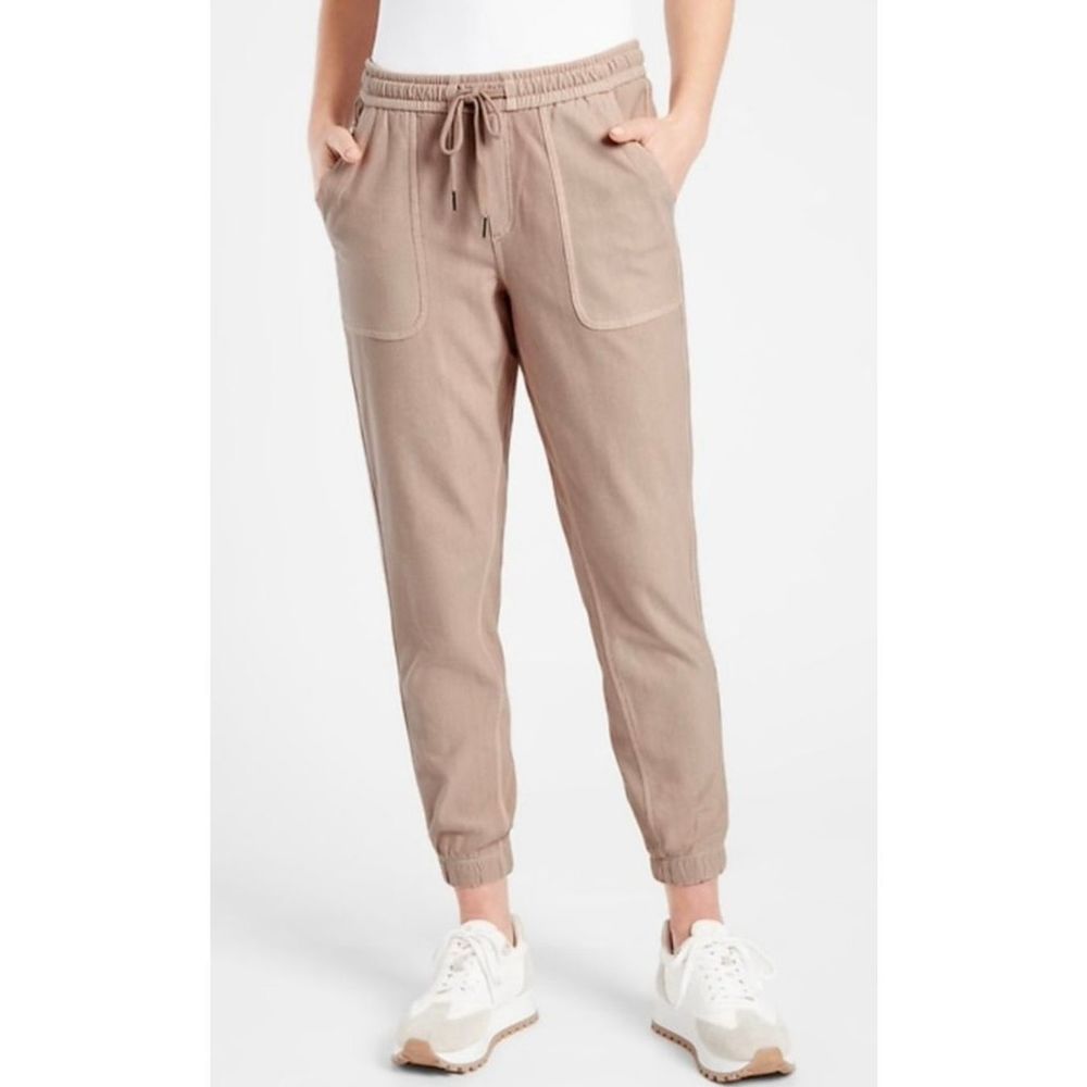 Athleta Farallon joggers tan size 4